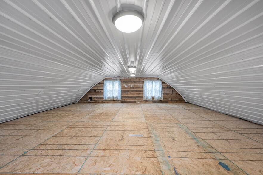 More Photos Of 90917 240th St, Austin Light Distribution For Sale