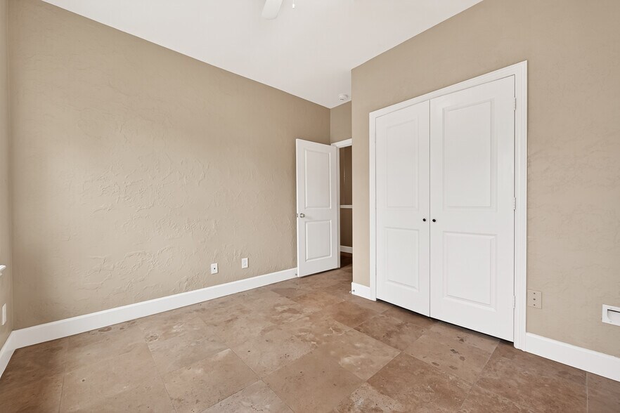 More Photos Of 14134 Packard St, Houston Specialty For Sale
