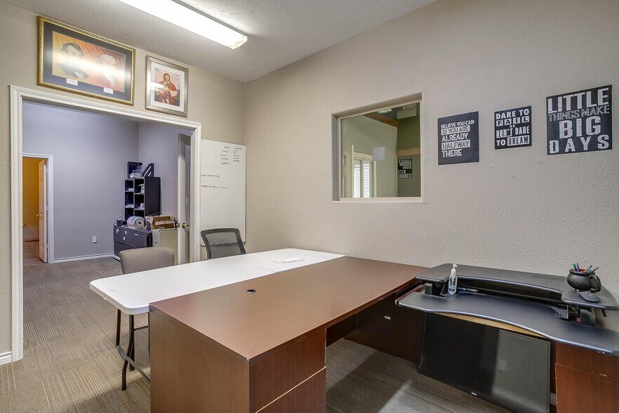 More Photos Of 110 Gotcher Ave, Lake Dallas Warehouse For Sale