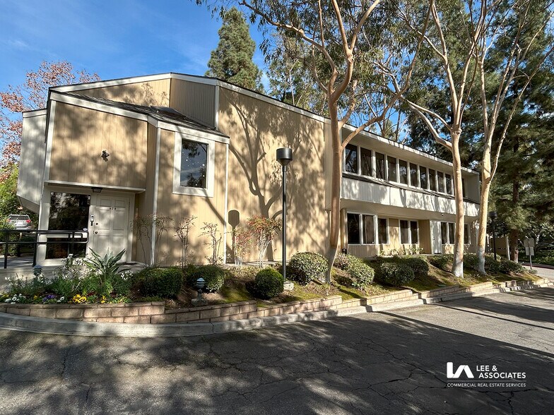 More Photos Of 979 S Village Oaks Dr, Covina Office For Lease