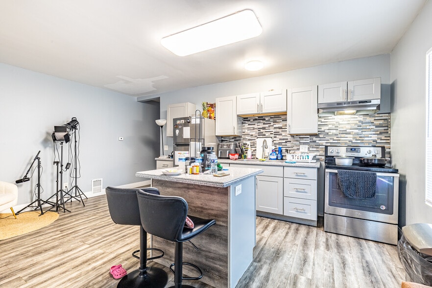 More Photos Of 757 W Main St, Rochester Multifamily For Sale