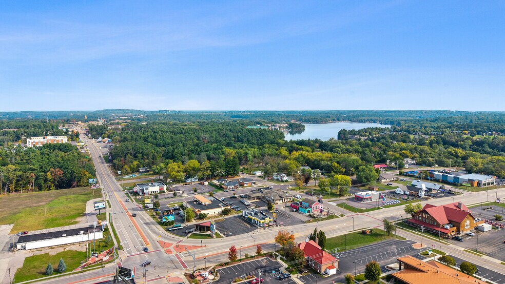 More Photos Of 31 S Wisconsin Dells Pky, Lake Delton Freestanding For Sale