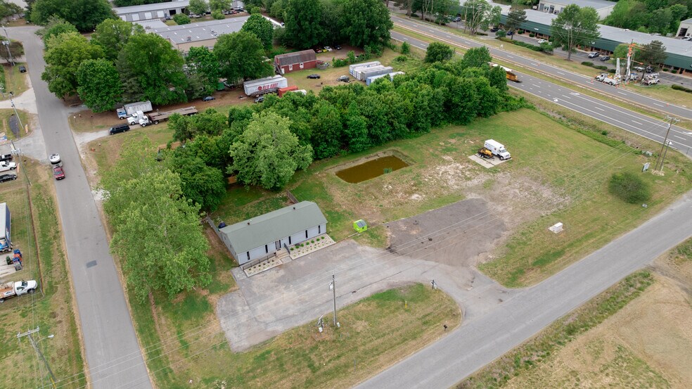 More Photos Of 100-102 Industrial Blvd, Toano Office For Sale