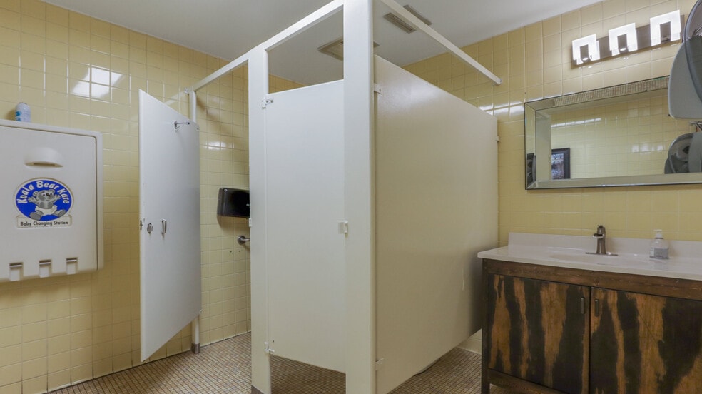 More Photos Of 6220 Texaco Dr, Eau Claire Restaurant For Sale