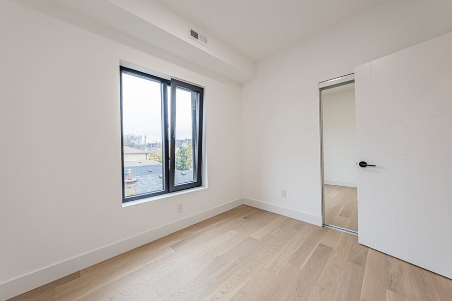 More Photos Of 14 Holmesdale Rd, Toronto Apartments For Sale