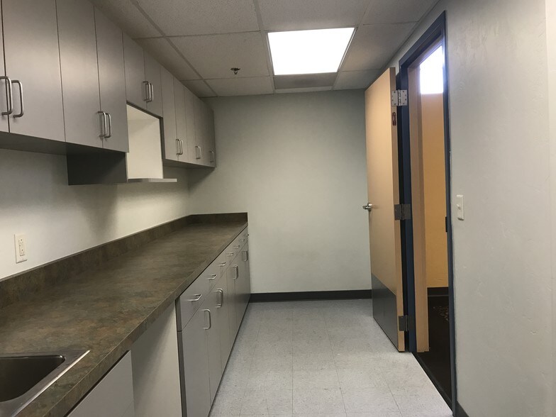 More Photos Of 1310 W St Marys Rd, Tucson Medical For Lease