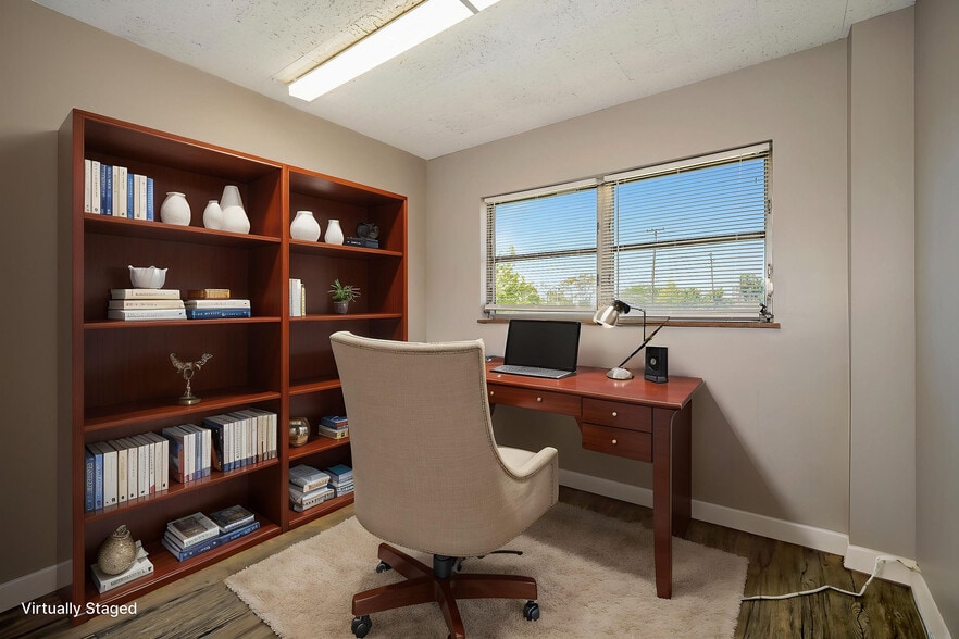 More Photos Of 2198 Losantiville Ave, Cincinnati Storefront Retail Office For Lease