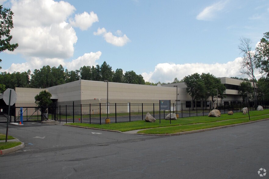 More Photos Of 1 Ramland Rd, Orangeburg Industrial For Lease