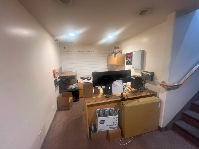 More Photos Of 121 E 1280 N, Tooele Warehouse For Sale