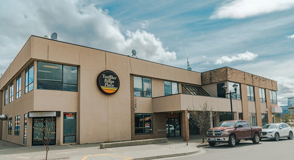 More Photos Of 105-235 Front St, Tumbler Ridge Office For Sale
