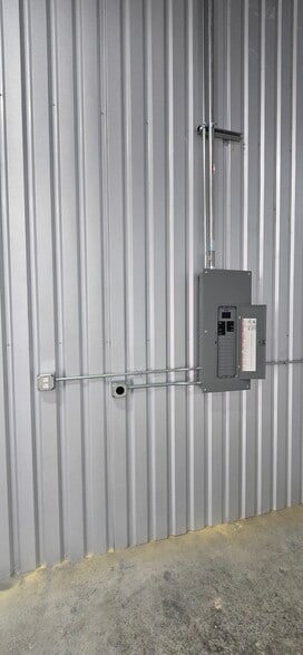 More Photos Of 19021 McKenzie Ln, Porter Warehouse For Lease