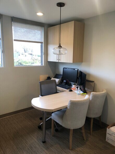 More Photos Of 382 Perkins St, Sonoma Office For Sale