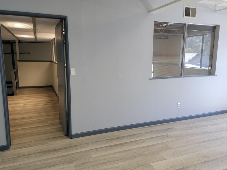 More Photos Of 845 Olive Ave, Novato Light Distribution For Lease