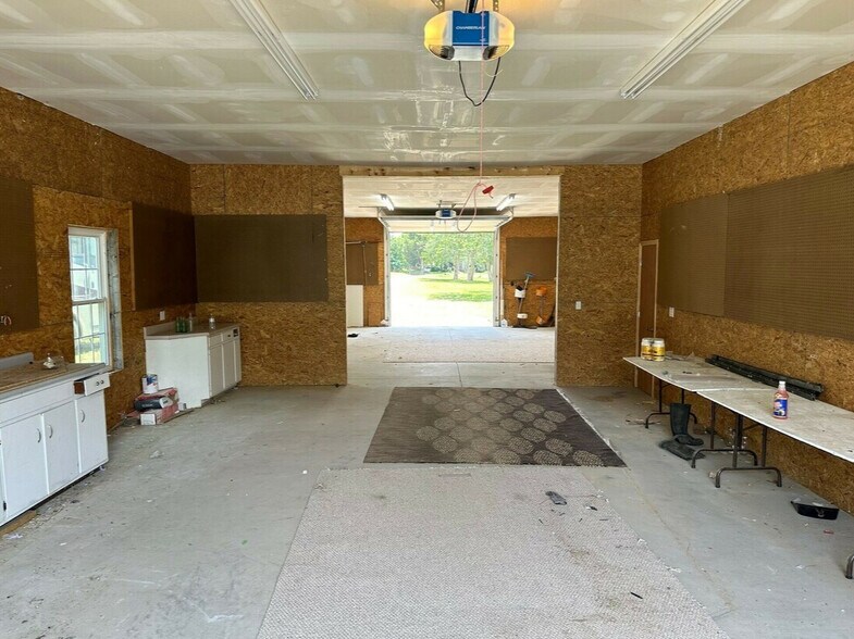 More Photos Of 2884 Pine Log Rd, Warrenville Office Residential For Lease