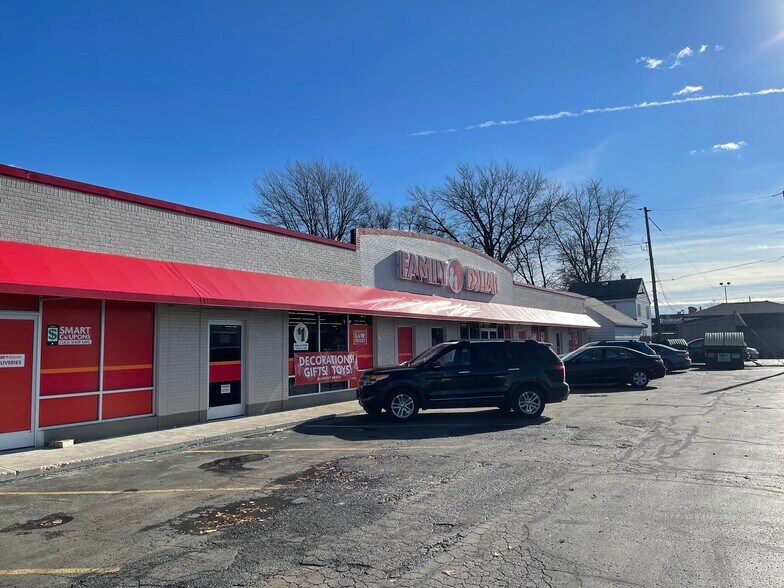 More Photos Of 5118-5126 N Summit St, Toledo Freestanding For Sale