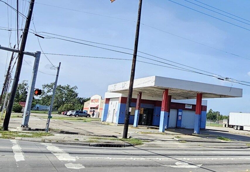 More Photos Of 1901 Pasadena Blvd, Pasadena Service Station For Sale