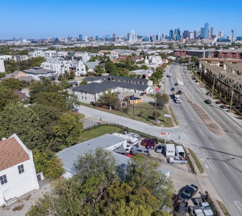 More Photos Of 1111 Fort Worth Ave, Dallas Auto Repair For Sale
