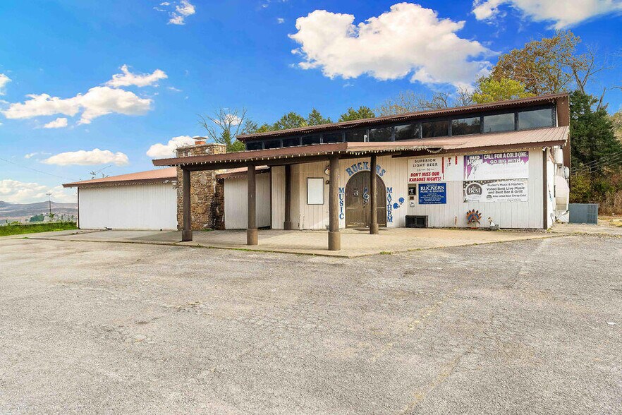 More Photos Of 76 Wright Hill Lane, Pineville Restaurant For Sale