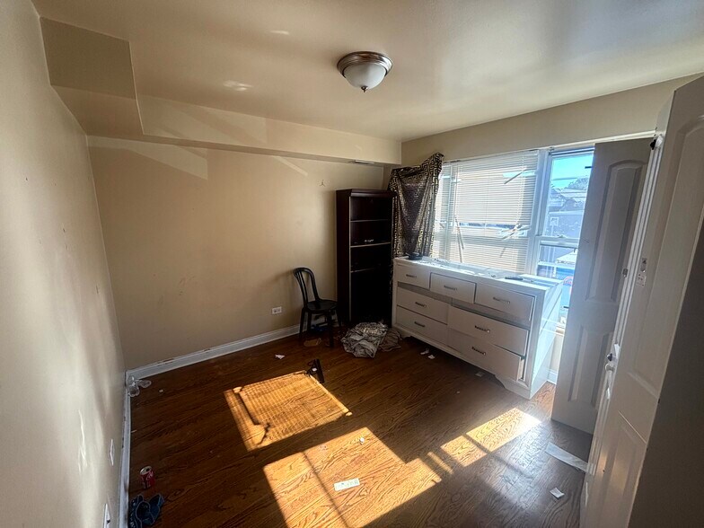 More Photos Of 6135 W Belmont Ave, Chicago Storefront Retail Residential For Sale