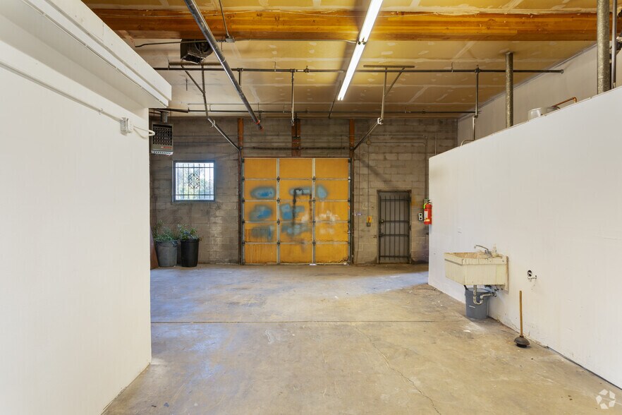 More Photos Of 1591 W Alameda Ave, Denver Showroom For Lease