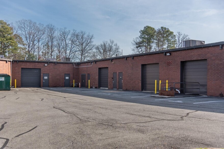 More Photos Of 1450-1470 E Parham Rd, Richmond Unknown For Lease