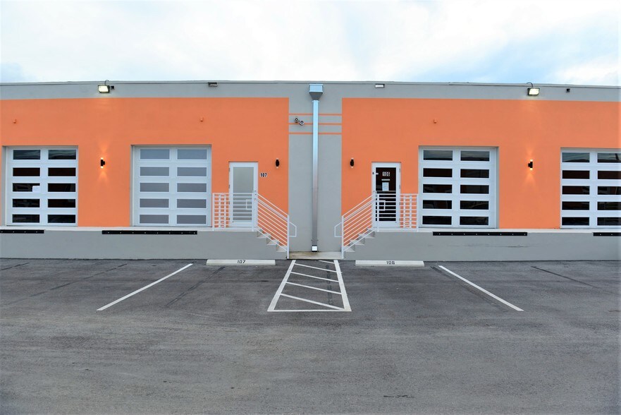 More Photos Of 300 NE 75th St, Miami Showroom For Lease