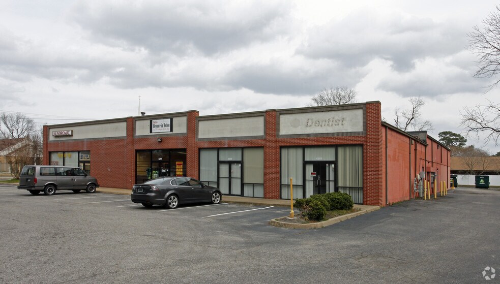 More Photos Of 4221-4259 Greenwood Dr, Portsmouth Storefront For Lease