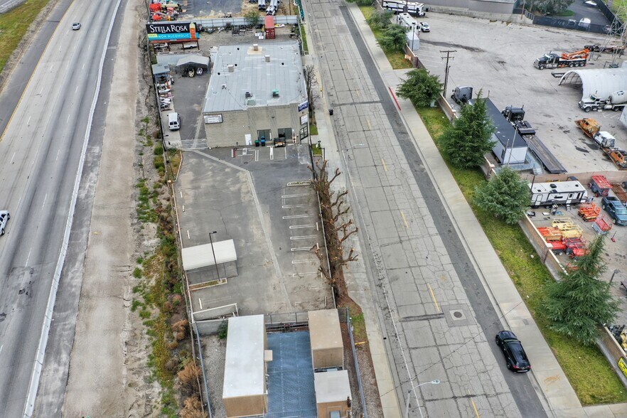 More Photos Of 32203 Castaic Rd, Castaic Freestanding For Lease