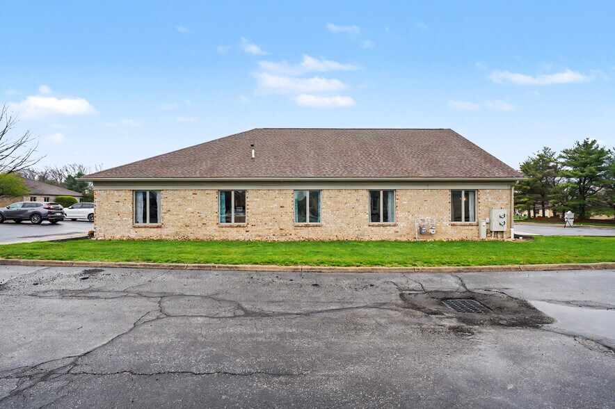 More Photos Of 819 Southwestern Run, Youngstown Medical For Sale