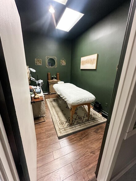 More Photos Of 4611 N Wheeling Ave, Muncie General Retail For Lease