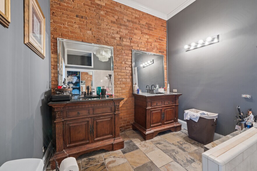 More Photos Of 117 N Jefferson Ave, Eatonton Storefront For Sale