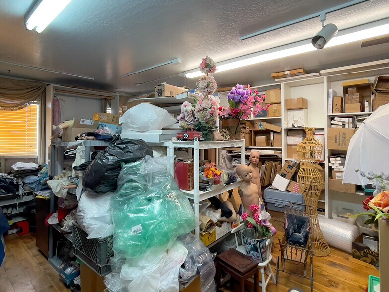 More Photos Of 79 C Street, Virginia City Storefront Retail Residential For Sale