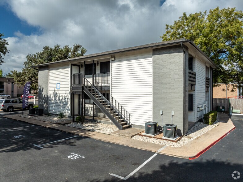 More Photos Of 1814 Colony Creek Dr, Austin Apartments For Sale