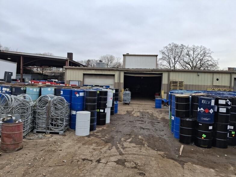 More Photos Of 610 W 81st St, Chicago Warehouse For Lease