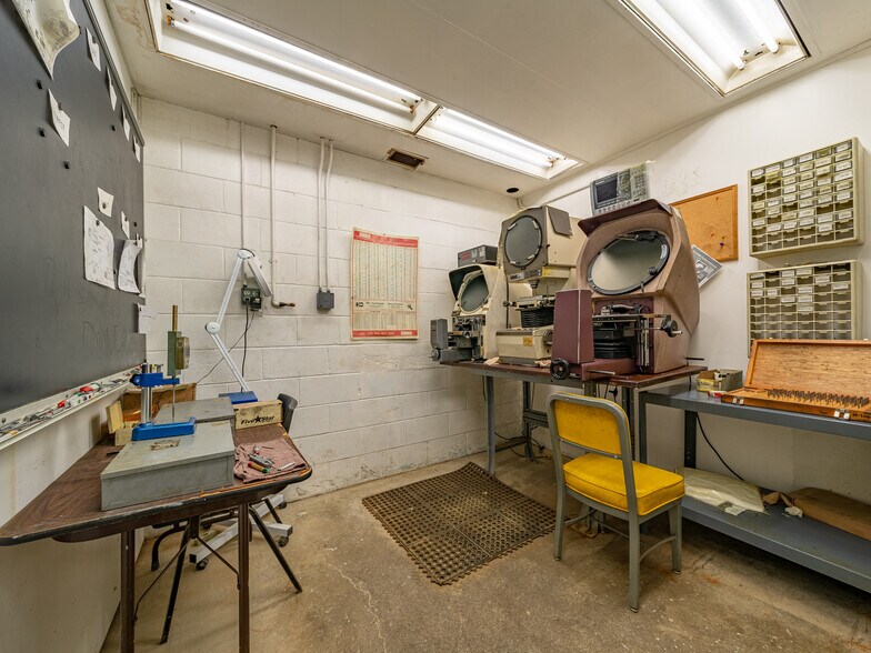 More Photos Of 170 Bennington Dr, Rochester Manufacturing For Lease