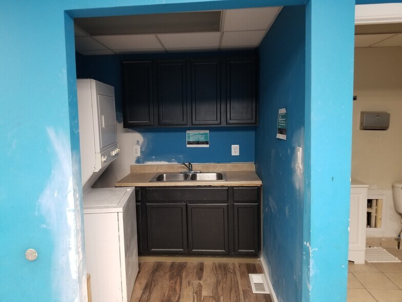 More Photos Of 4700 Stamp Rd, Marlow Heights General Retail For Lease