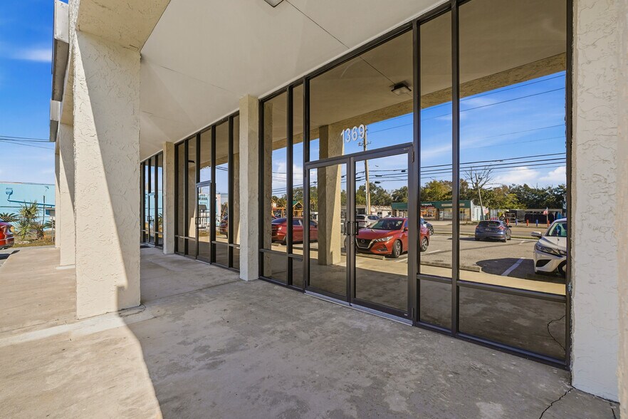 More Photos Of 1365-1389 Cassat Ave, Jacksonville Storefront Retail Office For Lease