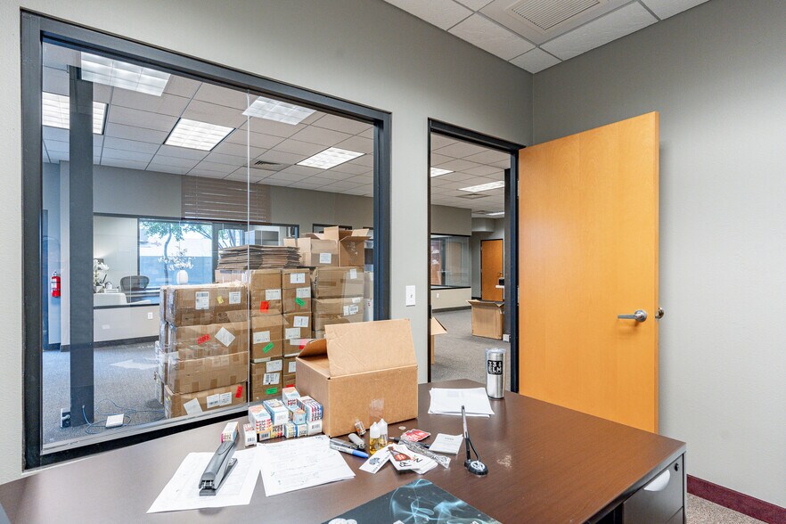 More Photos Of 1702 E McNair Dr, Tempe Office Residential For Lease