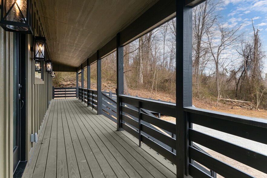 More Photos Of 153 Hackleburg Ln, Hendersonville Multifamily For Sale