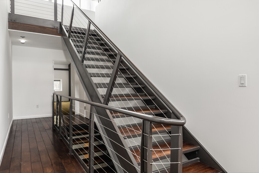 More Photos Of 2100 Abbot Kinney Blvd, Venice Office For Lease