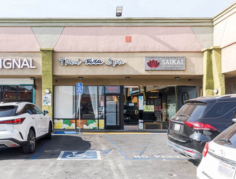 More Photos Of 201-215 N Western Ave, Los Angeles Storefront For Sale