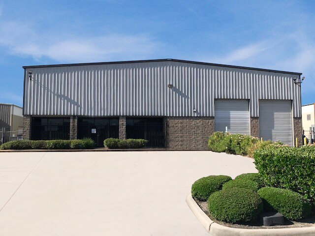 More Photos Of 6107 Brittmoore Rd, Houston Warehouse For Sale