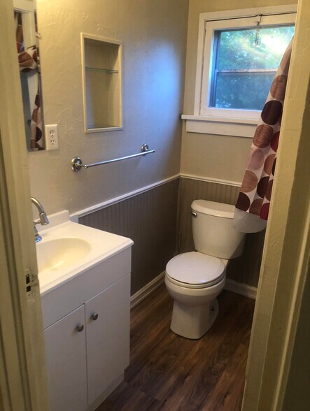 More Photos Of 3251 Rogue River Hwy, Grants Pass Apartments For Sale