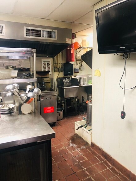 More Photos Of 224 Market St, Philadelphia Restaurant For Lease