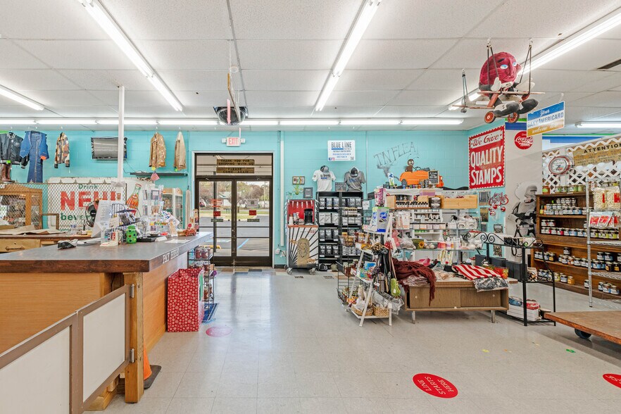 More Photos Of 3012 Highway 31 W, White House General Retail For Sale
