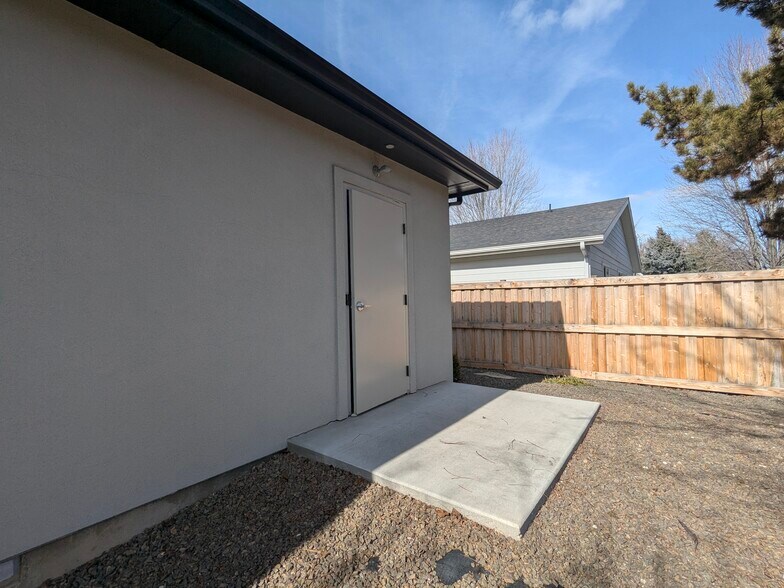 More Photos Of 5552 N Eagle Rd, Boise Office For Lease