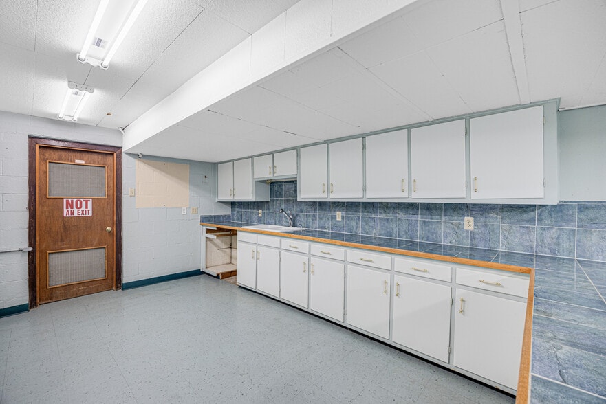 More Photos Of 1003 Liberty Ln, Pueblo Religious Facility For Sale