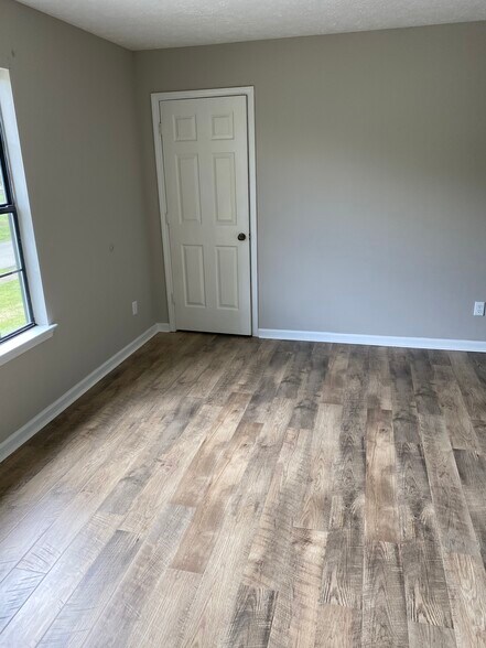 More Photos Of 356 Beechcroft Rd, Spring Hill Apartments For Sale