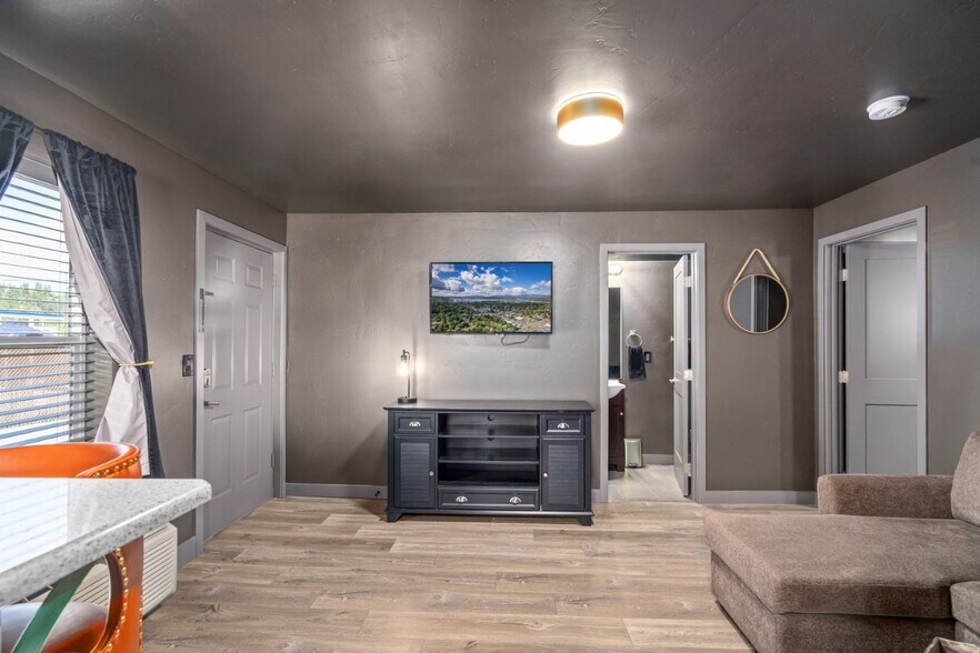 More Photos Of 219 E Coeur D Alene Lake Dr, Coeur d'Alene Apartments For Sale