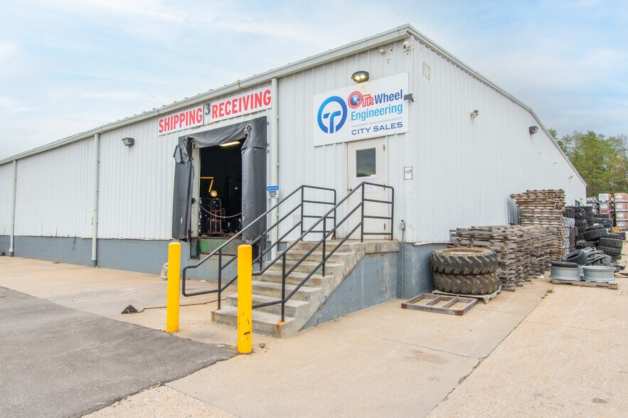 More Photos Of 4350 McKinley St, Omaha Manufacturing For Lease